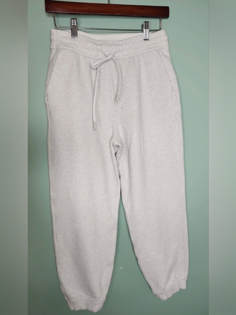 Lululemon Scuba high rise cropped jogger pants 6